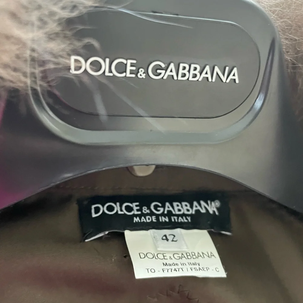 Dolce and Gabbana real fur coat size 6 - Picture 11 of 16
